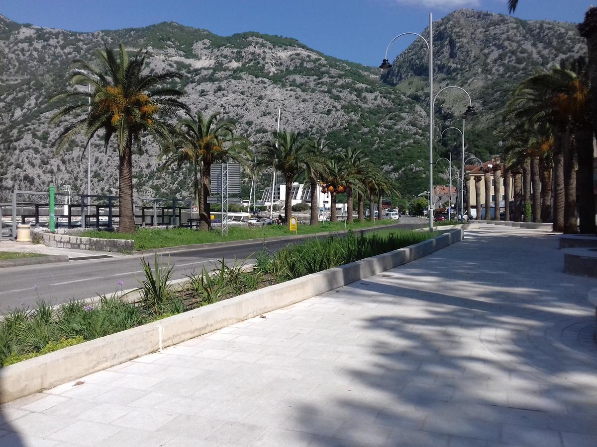 Apartmani Mozaici Risan Exterior photo