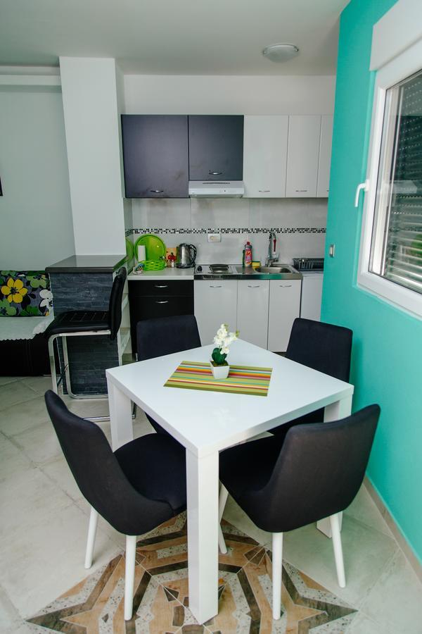 Apartmani Mozaici Risan Exterior photo