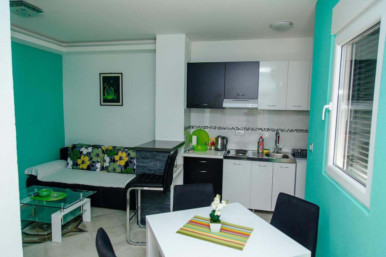 Apartmani Mozaici Risan Exterior photo