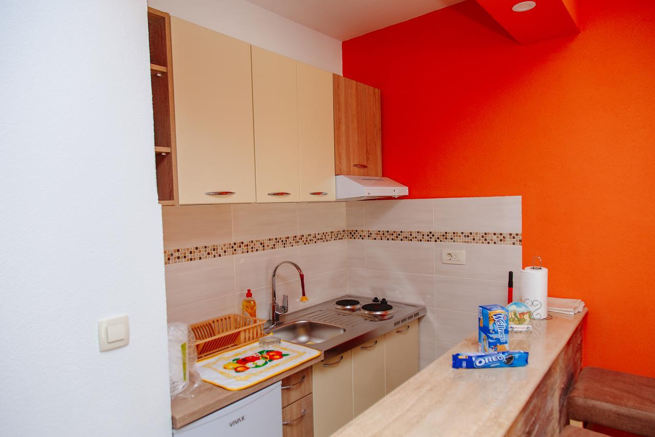 Apartmani Mozaici Risan Exterior photo