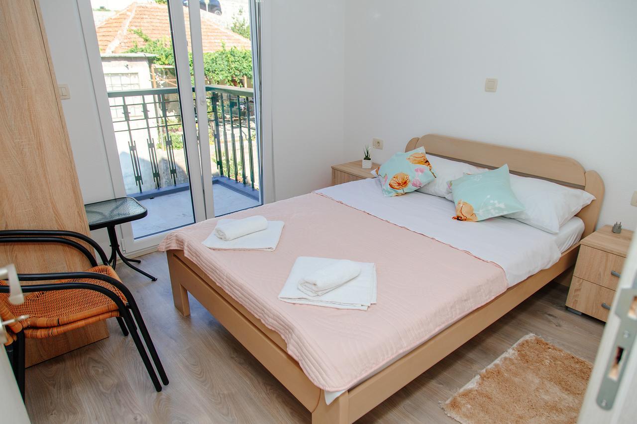 Apartmani Mozaici Risan Exterior photo